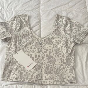 lululemon athletica Silver Gray Fitted Crop Blouse